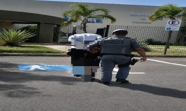 Homem é detido por tráfico de drogas durante Operação Impacto no Parque Industrial, em Araras