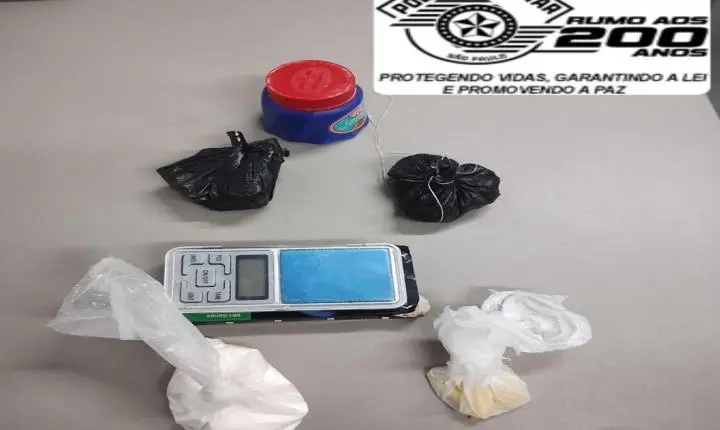 Homem é preso por tráfico de drogas no Jardim Adelina, em Leme SP