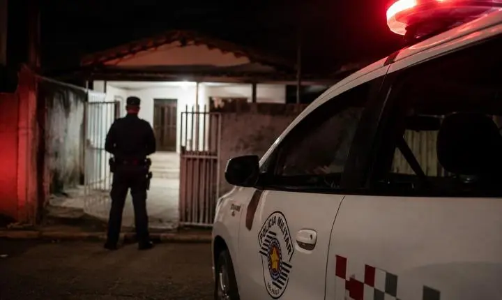 Homem invade casa da tia idosa, causa destruição e mobiliza Polícia Militar em Araras