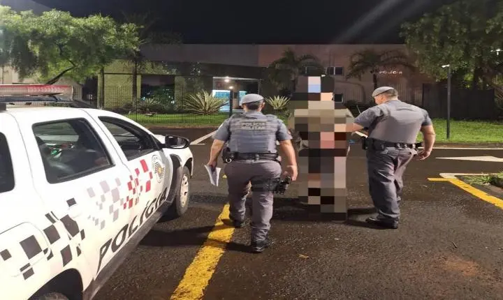 Homem procurado por tráfico de drogas é preso durante abordagem em Araras SP
