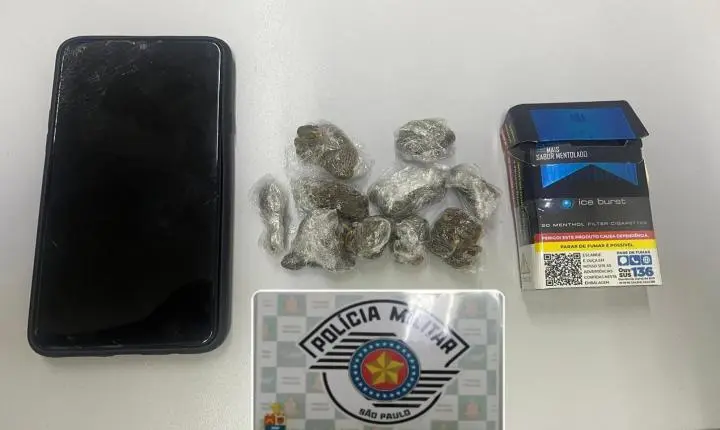 INDIVÍDUO É DETIDO COM PORÇÕES DE MACONHA EM ARARAS SP