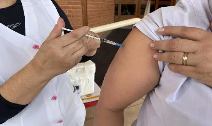 Mais de 200 pessoas foram vacinadas contra a gripe no sábado
