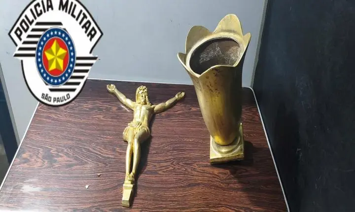 Objetos de bronze com ornamentação funerária são apreendidos durante patrulhamento em Pirassununga