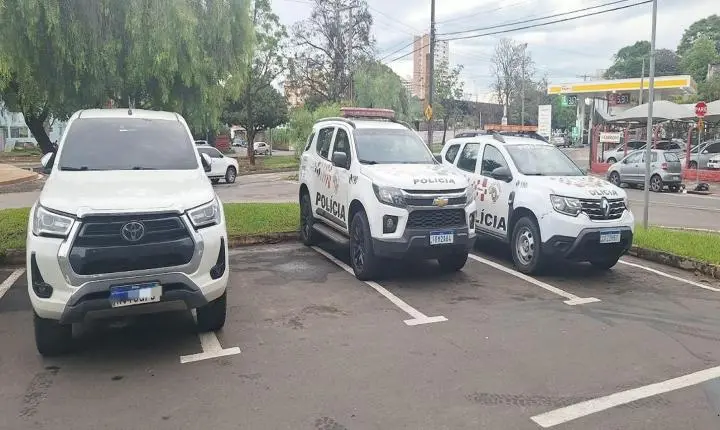 PM localiza caminhonete furtada em Araras com sinais identificadores adulterados