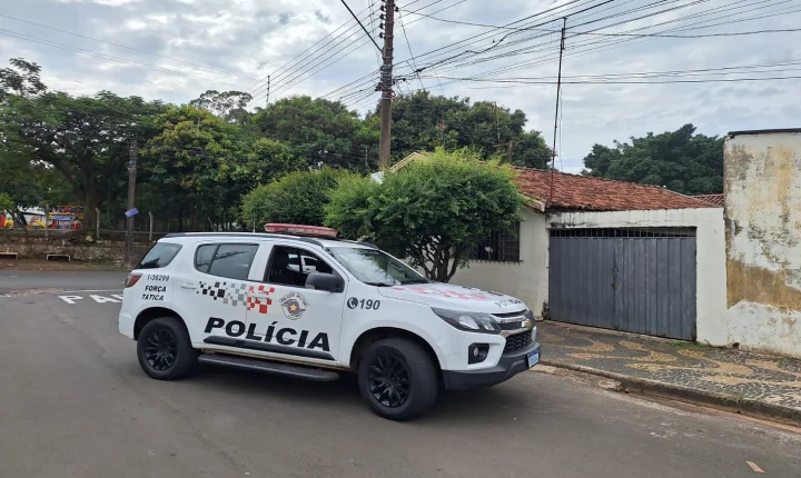 Polícia Militar prende evadido da Justiça e apreende drogas durante operação em Araras SP