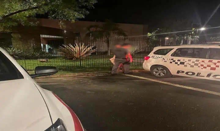 POLÍCIA MILITAR PRENDE HOMEM POR TRÁFICO DE DROGAS EM ARARAS SP