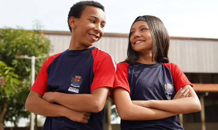 Prefeitura de Araras entrega novos uniformes escolares para 12 mil alunos