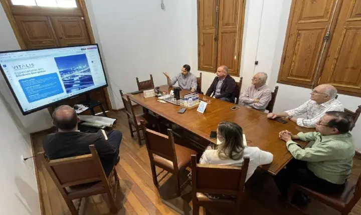 Prefeitura e Santa Casa se reúnem para apresentação de projeto de eficiência energética