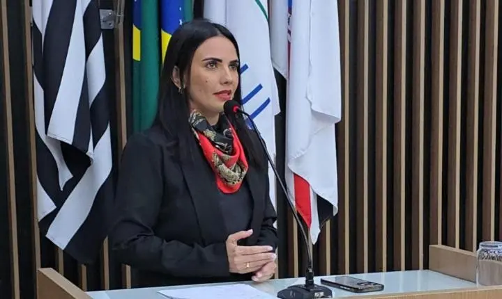 Secretária de Assistência Social participa da Tribuna Livre
