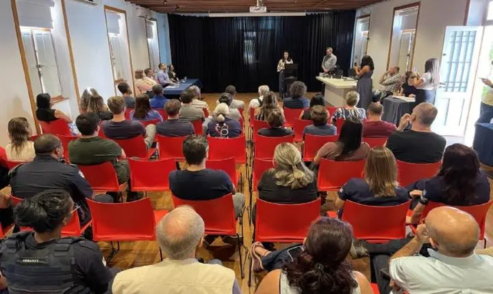 Tomam posse os novos membros dos conselhos da criança e do adolescente e sobre drogas