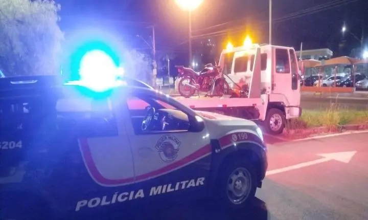 VILA DONA ROSA; Motocicleta com sinais identificadores adulterados é apreendida pela PM em Araras SP